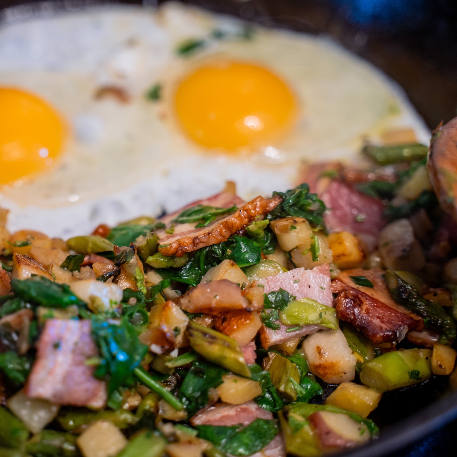 Veggie Breakfast Scramble w/Mixed Mushrooms, Asparagus, Tomato, Spinach &amp; Gruyere