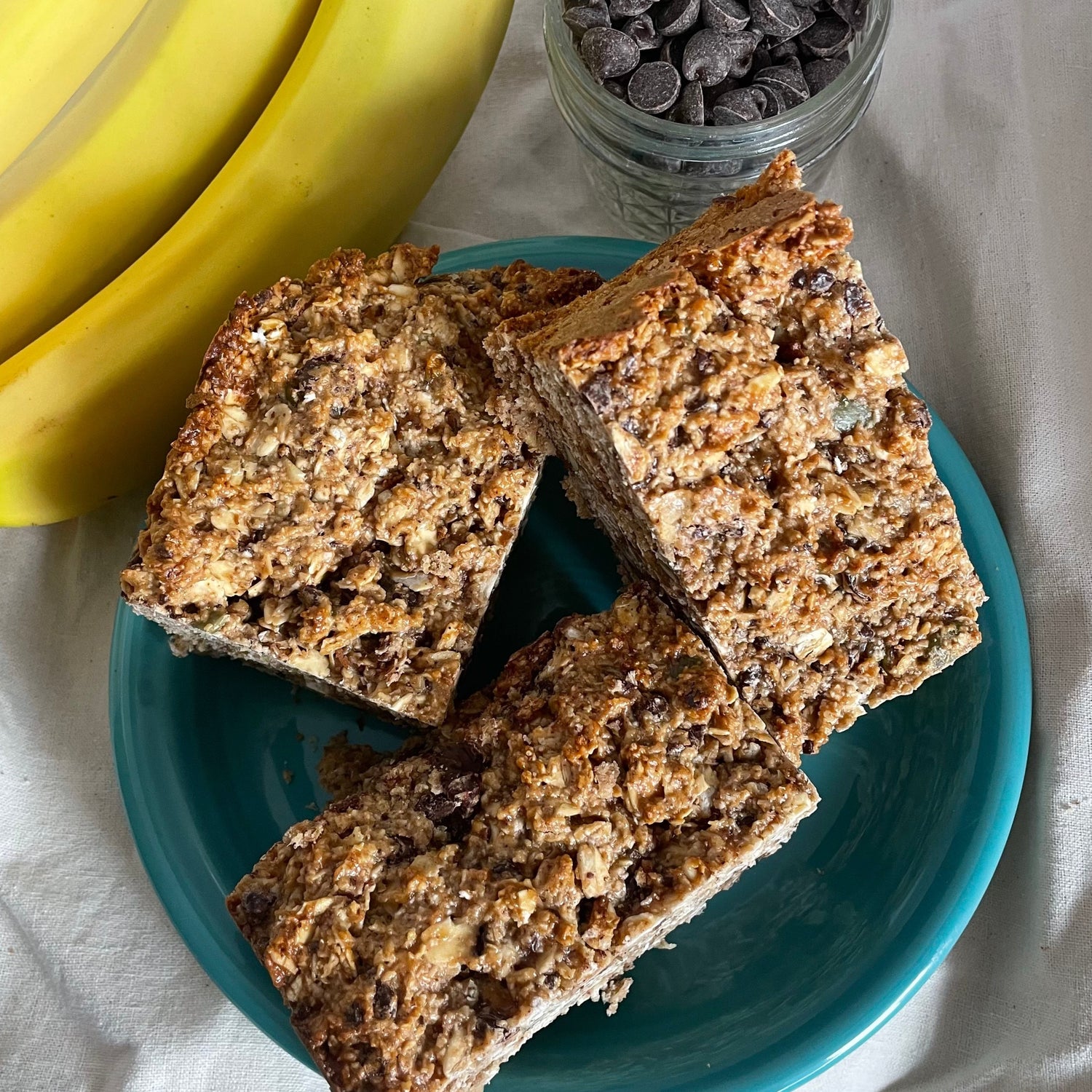 Banana, Peanut Butter &amp; Chocolate Chip Oat Bars